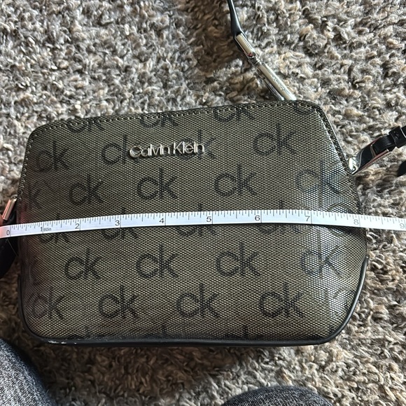 Calvin Klein crossbody purse - Picture 9 of 11